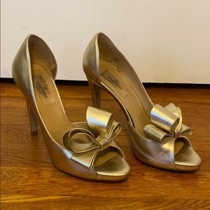 Valentino Bow Detail Heels - Gold Authentic